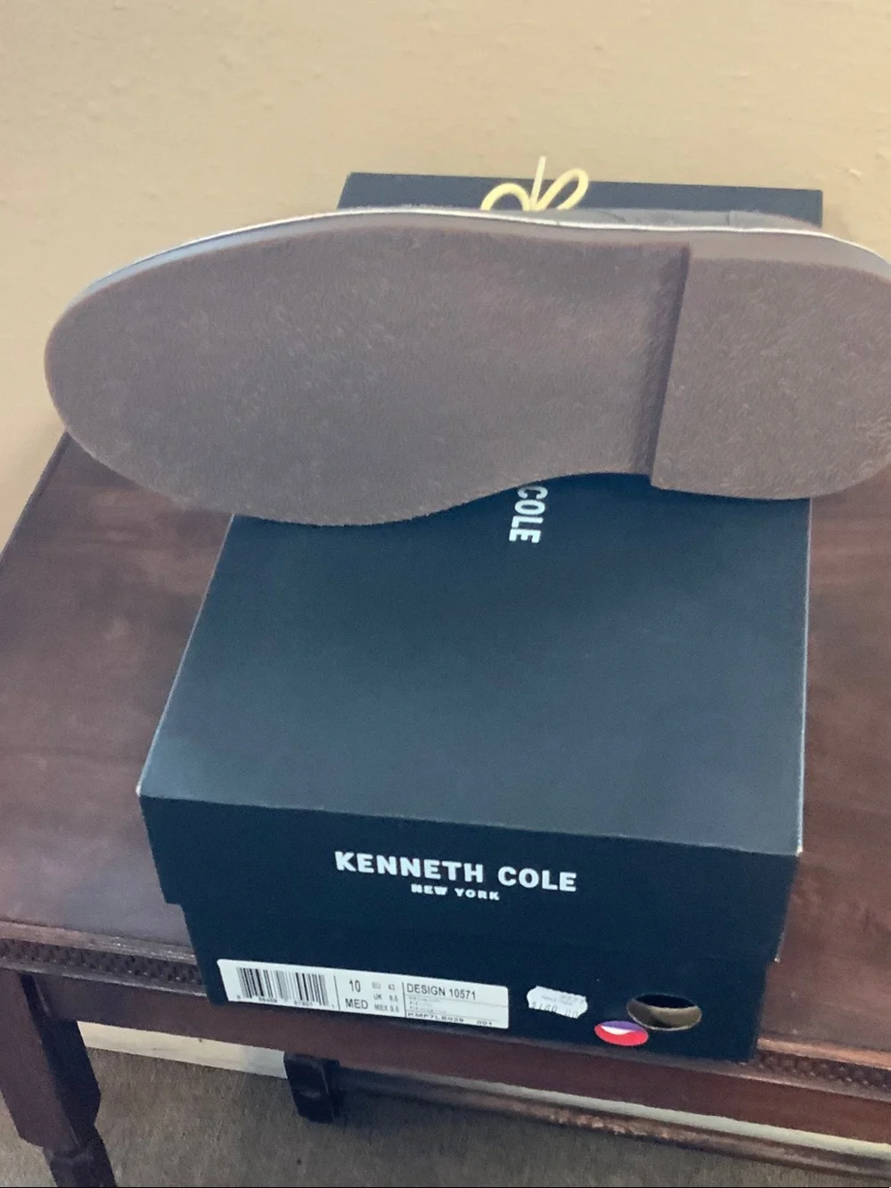 Kenneth Cole Gray Suede Chukka Boot with Cream Laces. ‘DESIGN 10571”